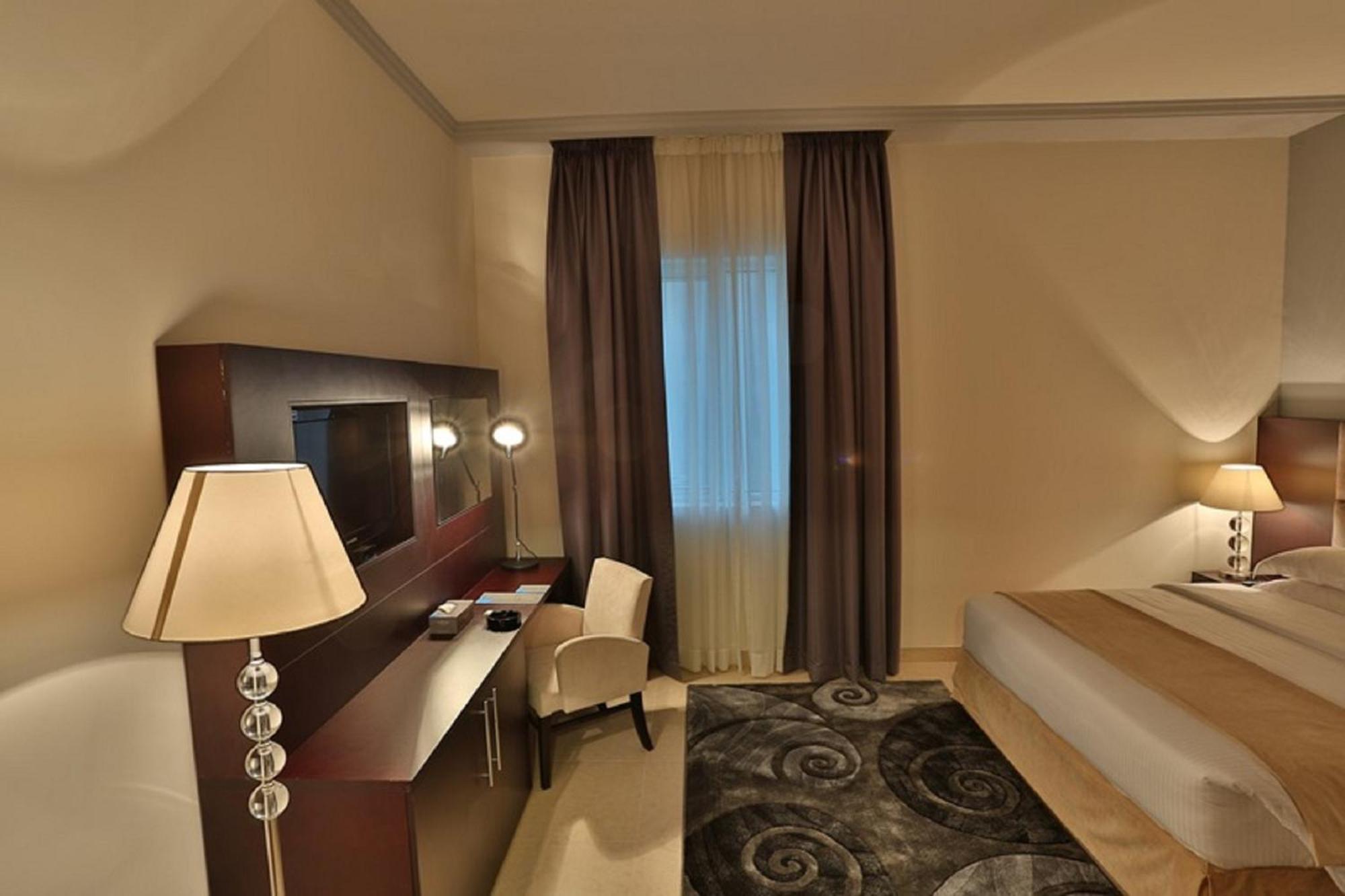Tower Hotel Apartments 아부다비 외부 사진