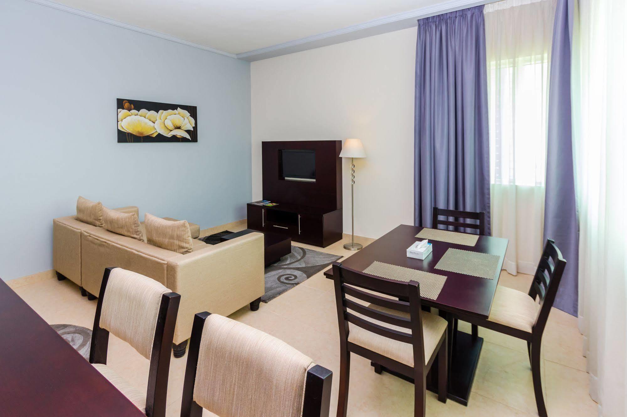 Tower Hotel Apartments 아부다비 외부 사진