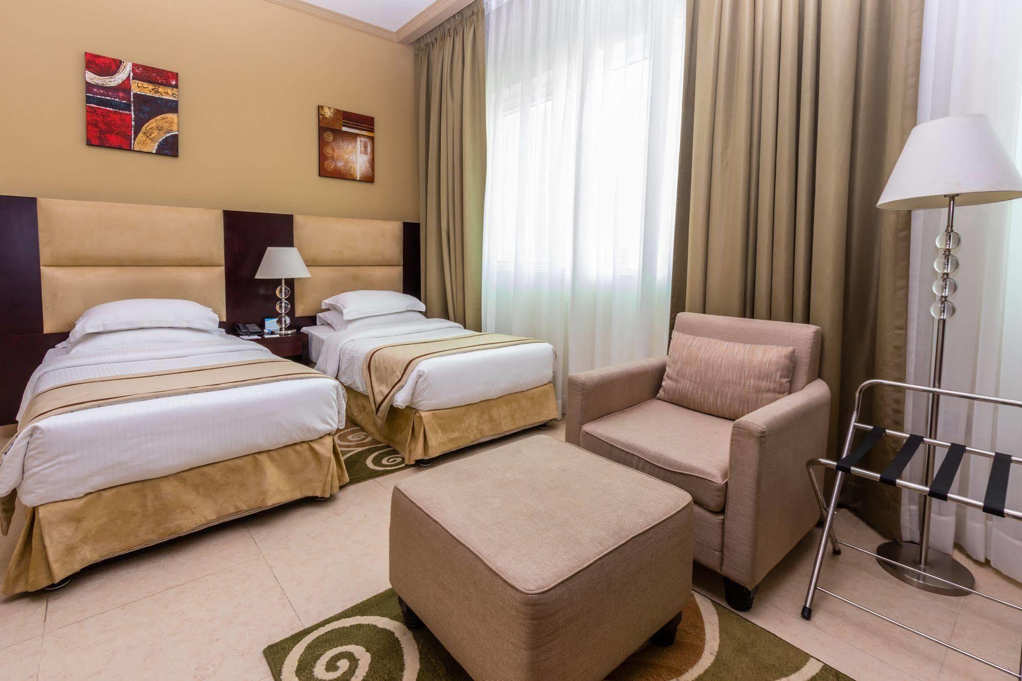Tower Hotel Apartments 아부다비 외부 사진
