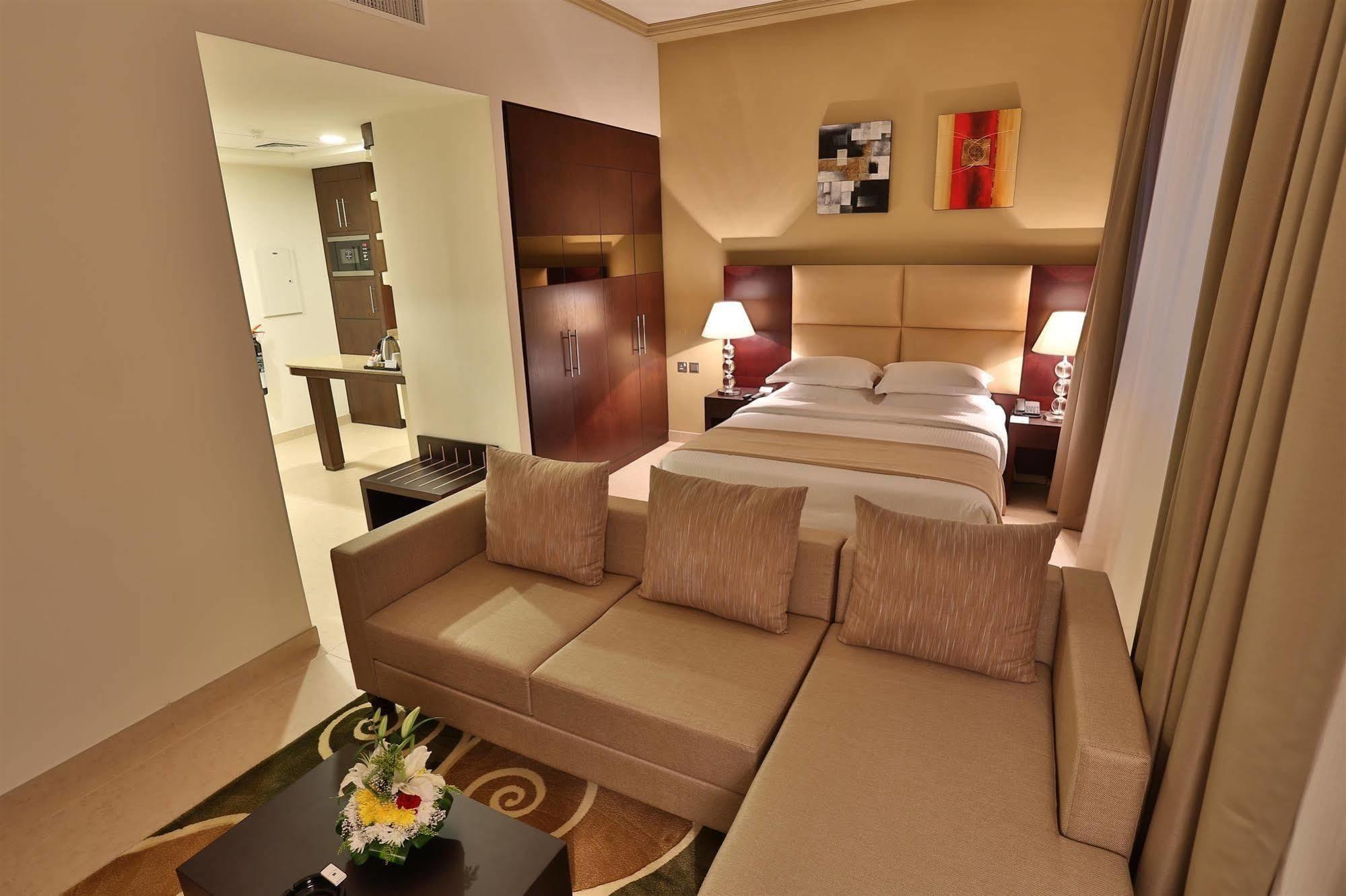 Tower Hotel Apartments 아부다비 외부 사진