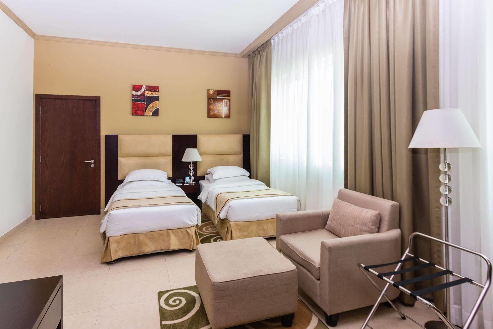 Tower Hotel Apartments 아부다비 외부 사진